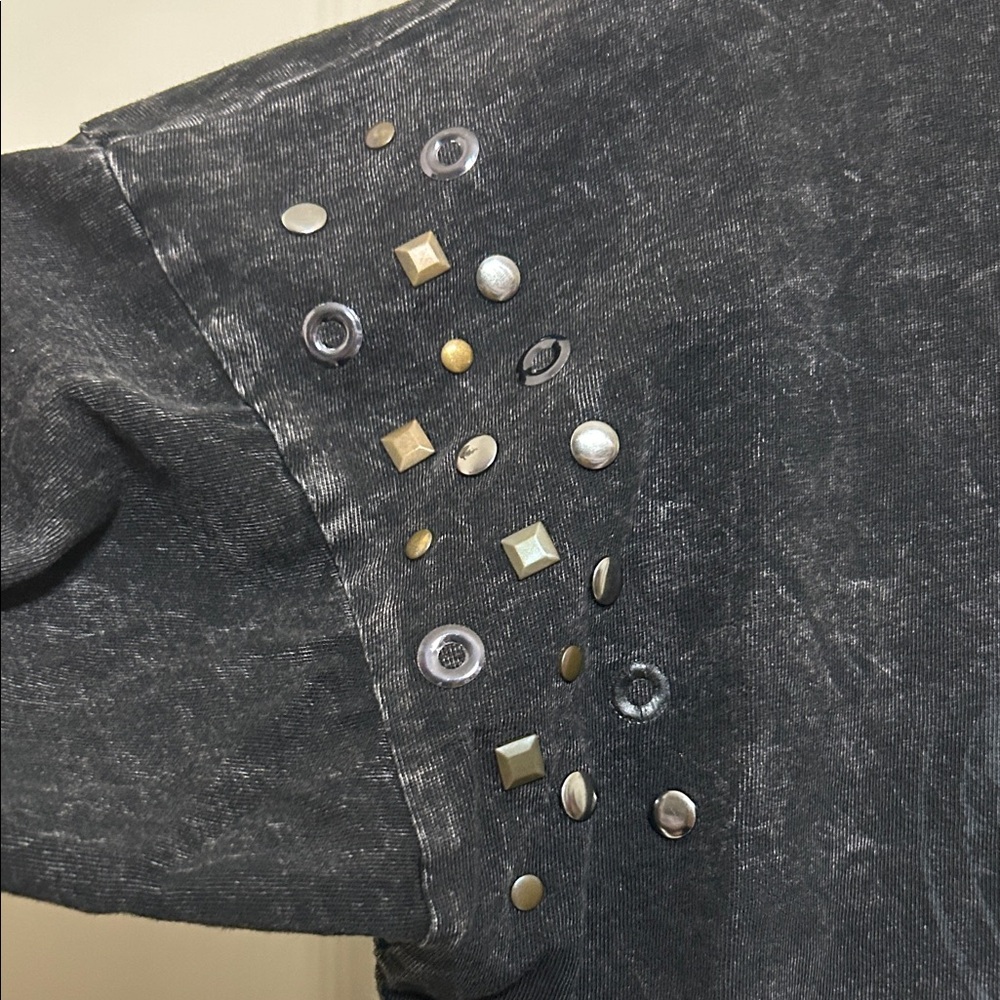 Harley-Davidson Black and Gold Cotton Studded Embellished Top from Nags Head NC - Picture 5 of 11